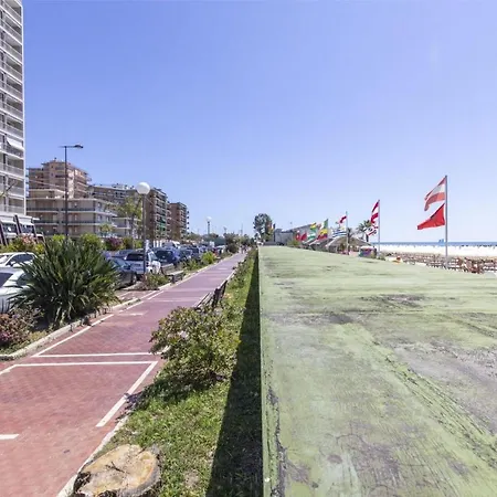 Appartamento Grattacielo Vittoria 37 *